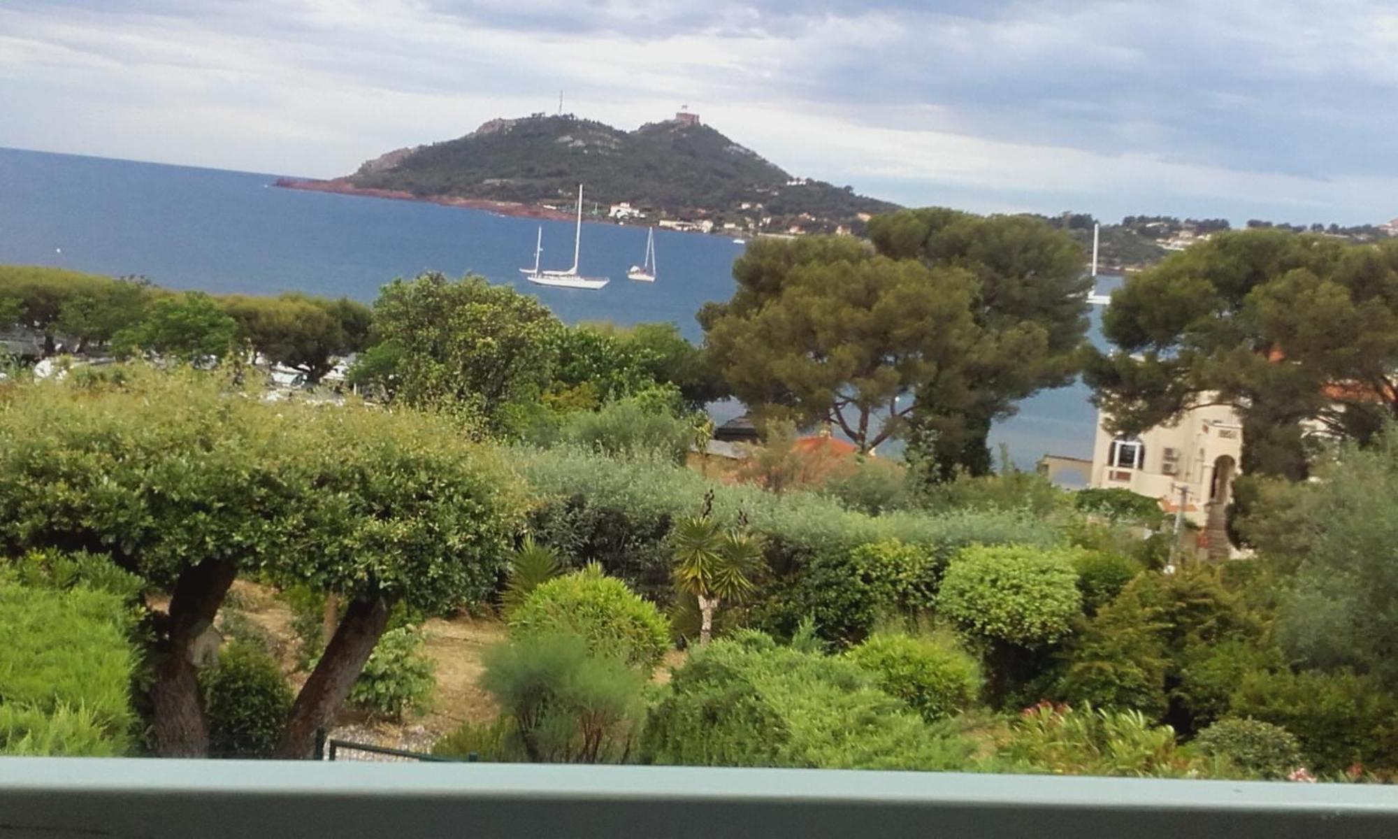Saint-Raphaël Appartement Vue Mer Piscines Parking Les Coraux Agay Plage מראה חיצוני תמונה